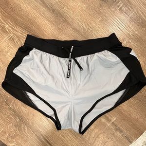 Victoria Sport Active Shorts